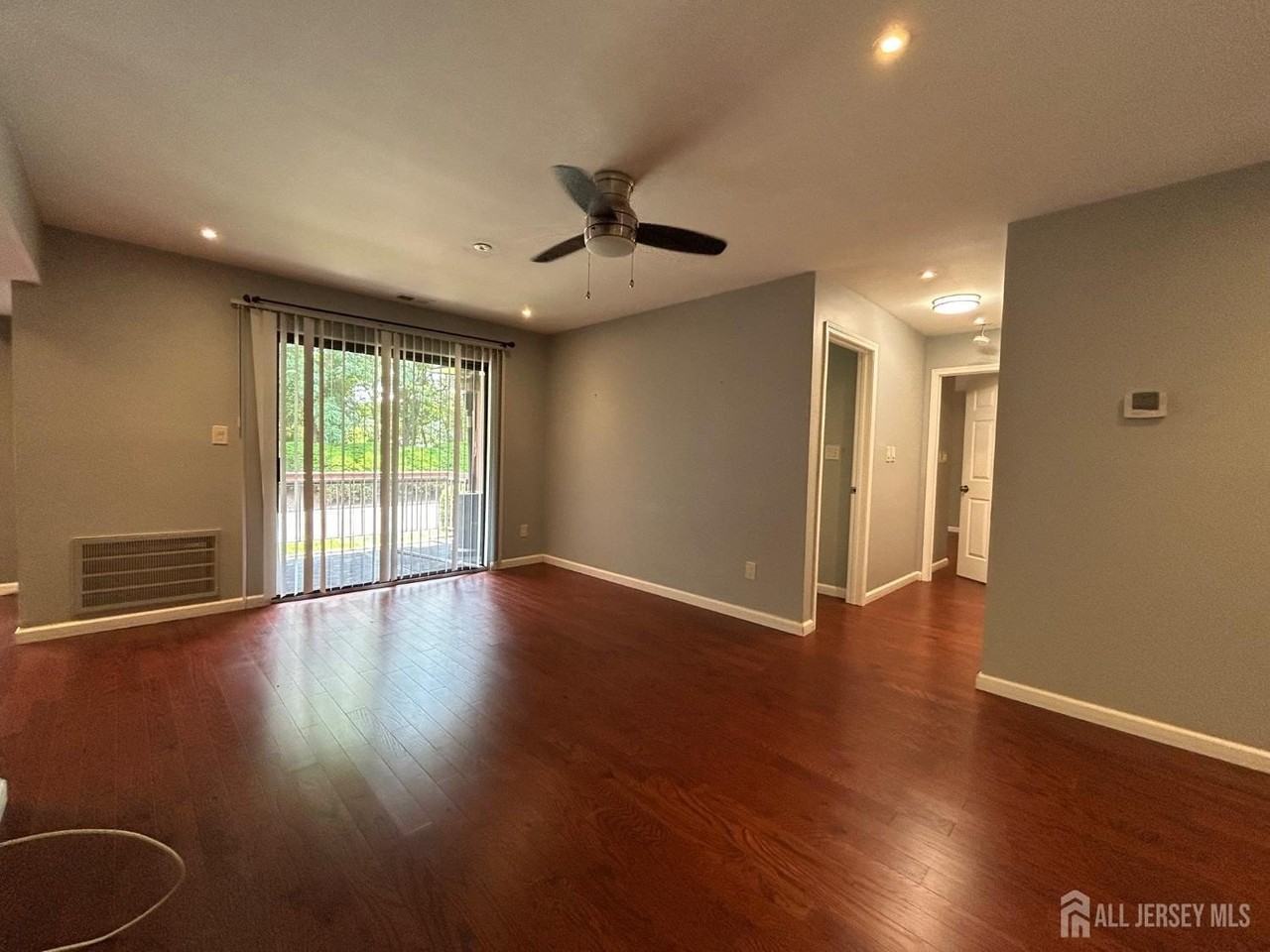 219 Sierra Ct - Photo 5 of 24