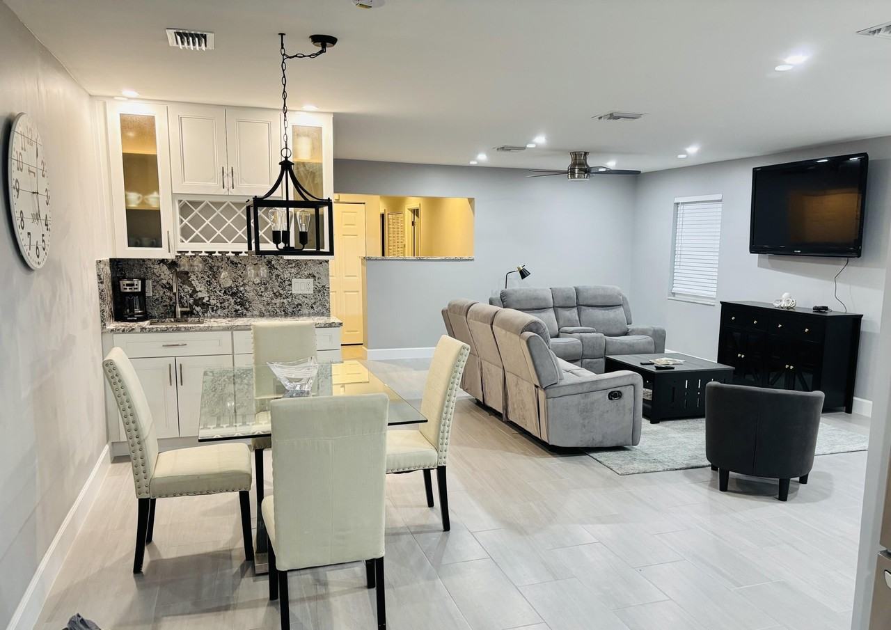 222 Se 3rd St - Photo 7 of 40