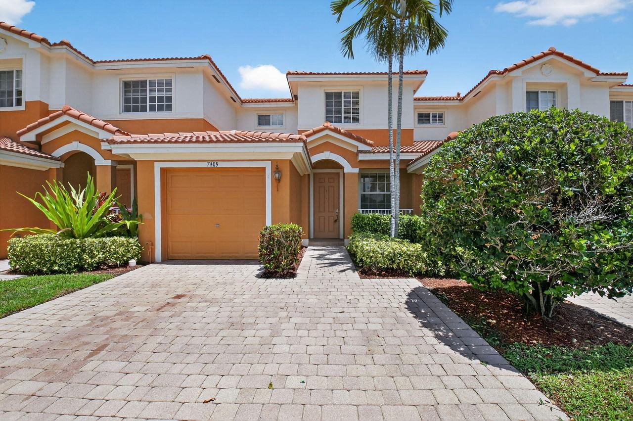 7409 Sarentino Ln #215 - Photo 6 of 31