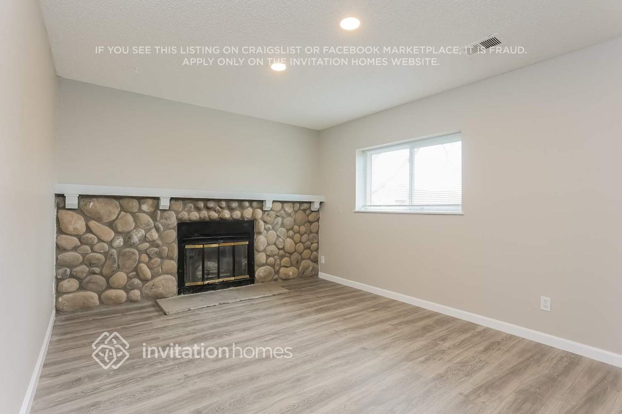 5752 S Perth Pl - Photo 4 of 12