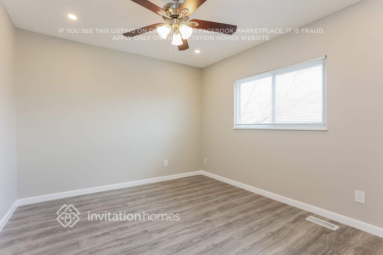 5752 S Perth Pl - Photo 7 of 12