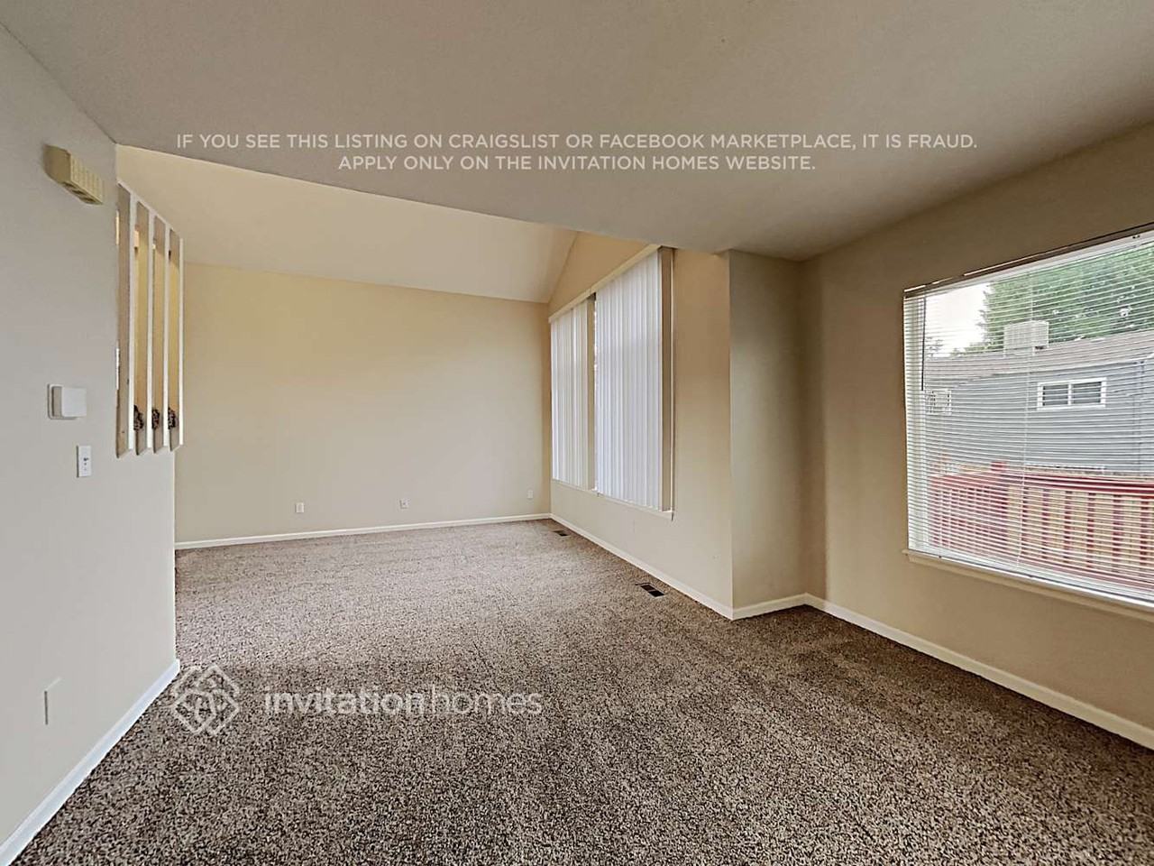 19106 E Carmel Cir - Photo 6 of 15