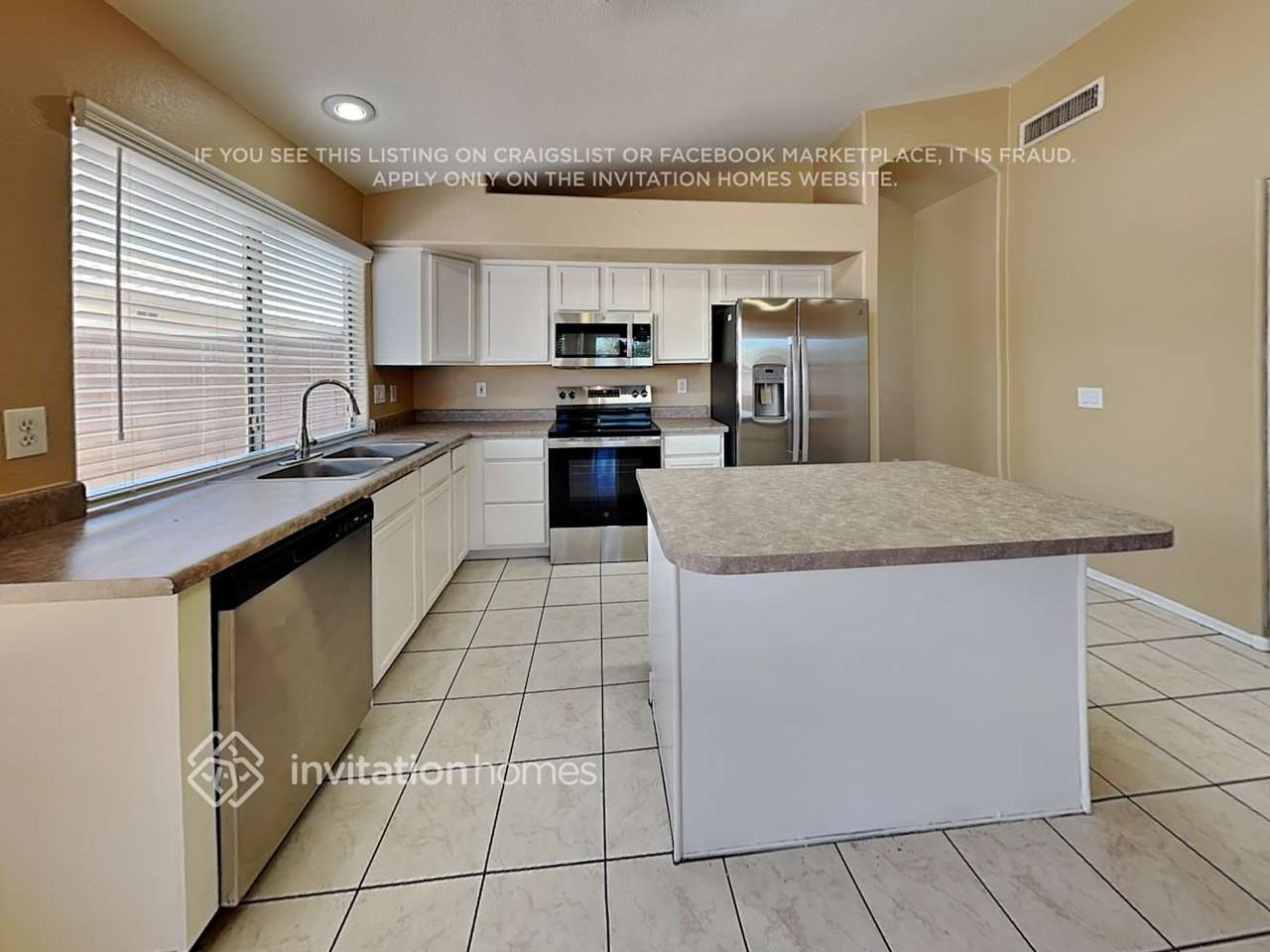 9832 E Olla Ave - Photo 4 of 17