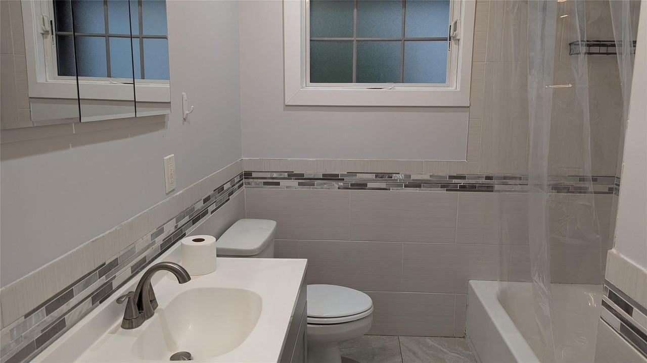 476 Whittier Ave - Photo 3 of 12