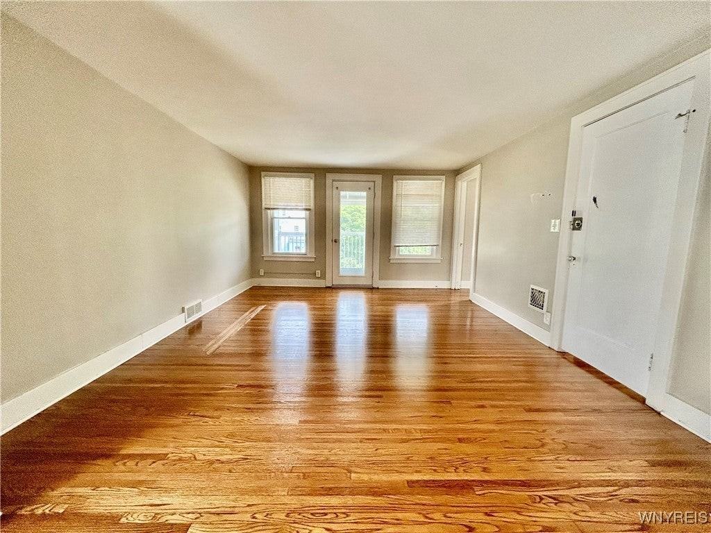 59 Knox Ave - Photo 3 of 15