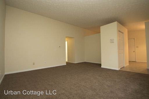 3826 Ireland Dr - Photo 3 of 12