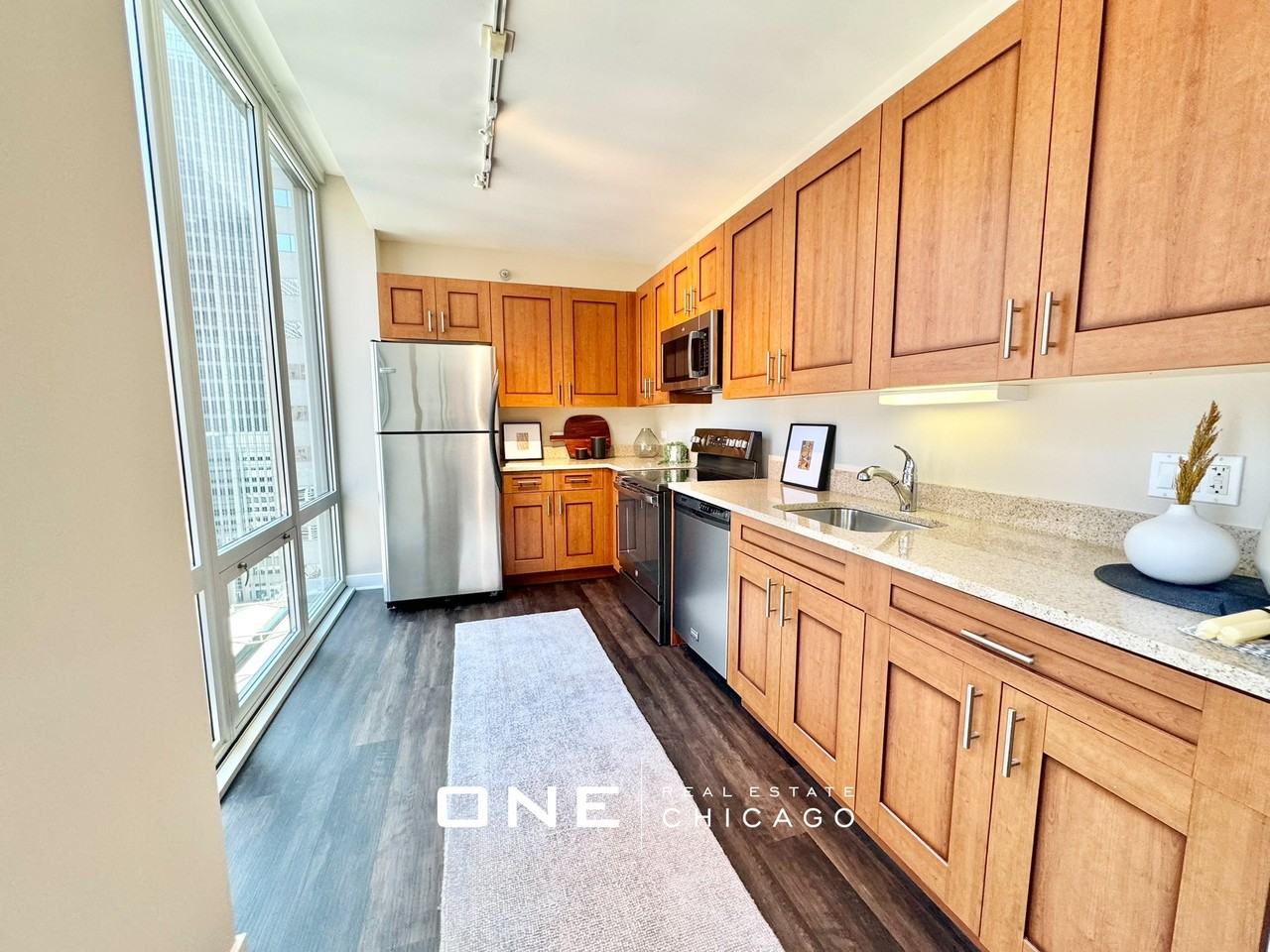 W Washington St #4 - Photo 4 of 18