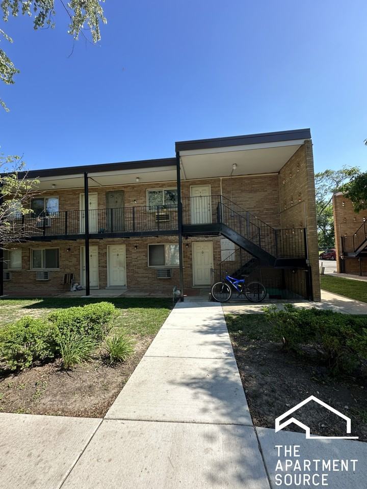 8504 Waukegan Rd #3 - Photo 3 of 4