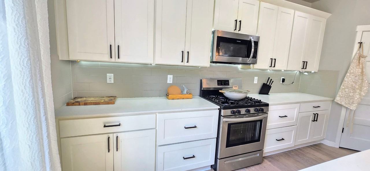 6720 46th St Ne - Photo 3 of 36
