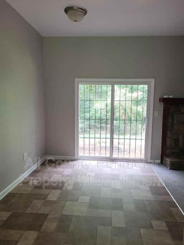 167 Parkridge Ct - Photo 5 of 11