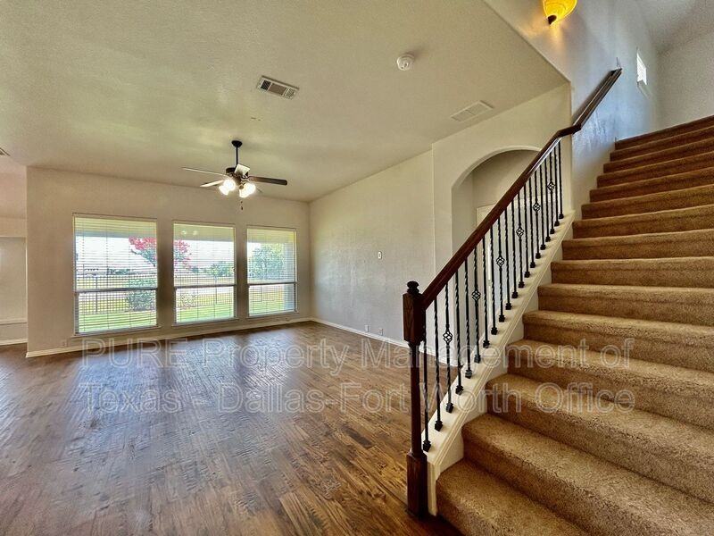 511 Carnation Ln - Photo 5 of 42