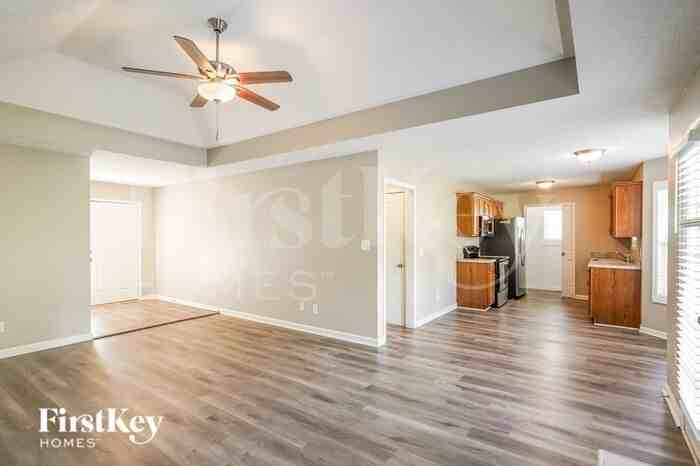 6009 Pleasant Hill Dr - Photo 3 of 16