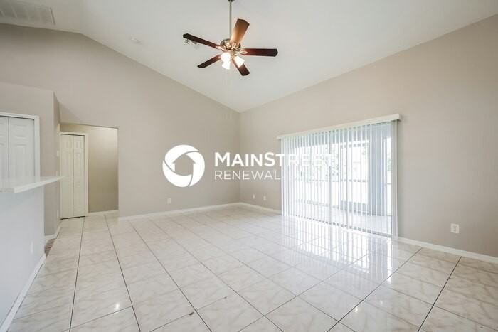 2803 64th St W - Photo 2 of 16