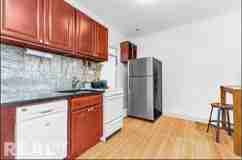 21st St #1R - Photo 1 of 1