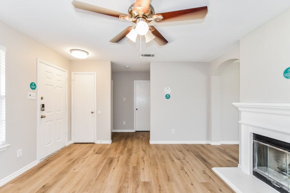 1401 Buckingham Dr - Photo 4 of 16