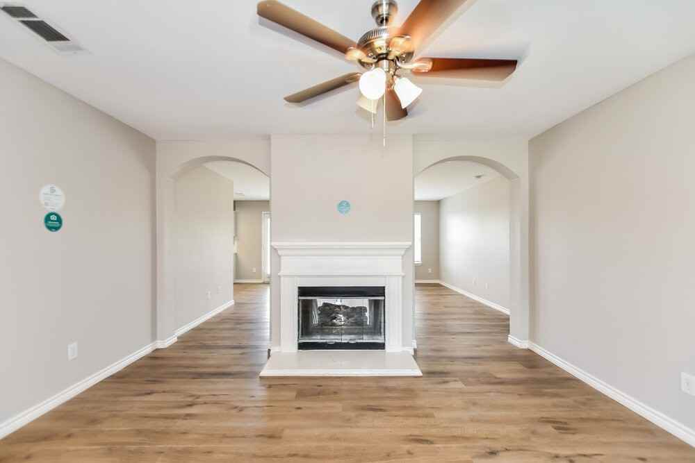 1401 Buckingham Dr - Photo 5 of 16