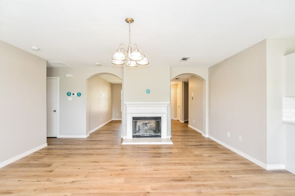1401 Buckingham Dr - Photo 7 of 16