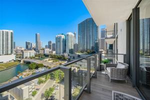 featured image of 88 Sw 7th St #1212