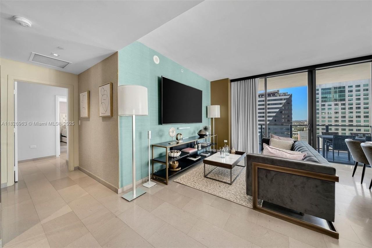 88 Sw 7th St #1212 - Photo 7 of 35