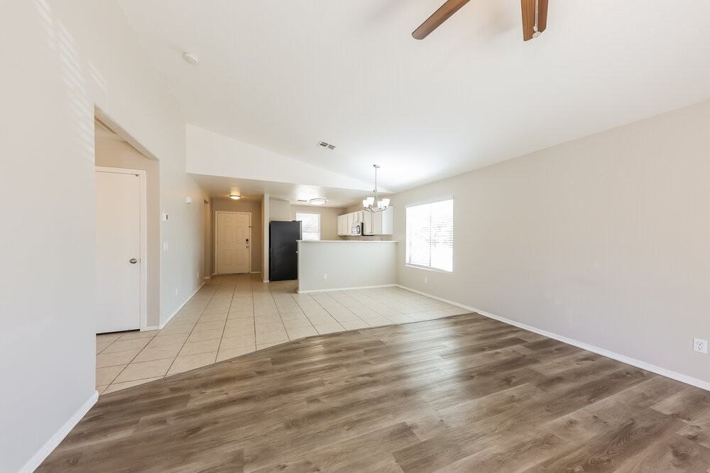 11335 W Crestbrook Dr - Photo 4 of 15