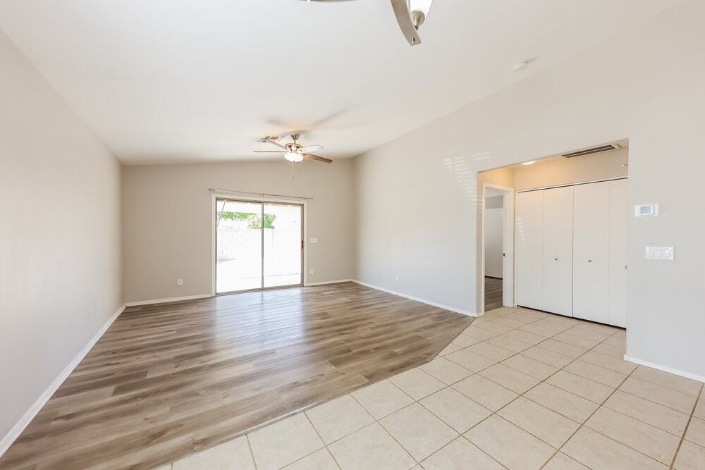 11335 W Crestbrook Dr - Photo 5 of 15