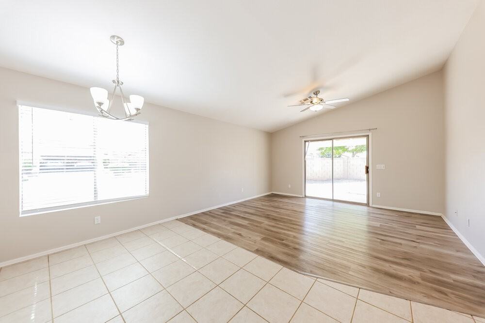 11335 W Crestbrook Dr - Photo 6 of 15