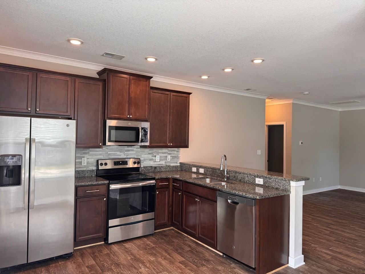 1303 Tides Edge Ct - Photo 4 of 25