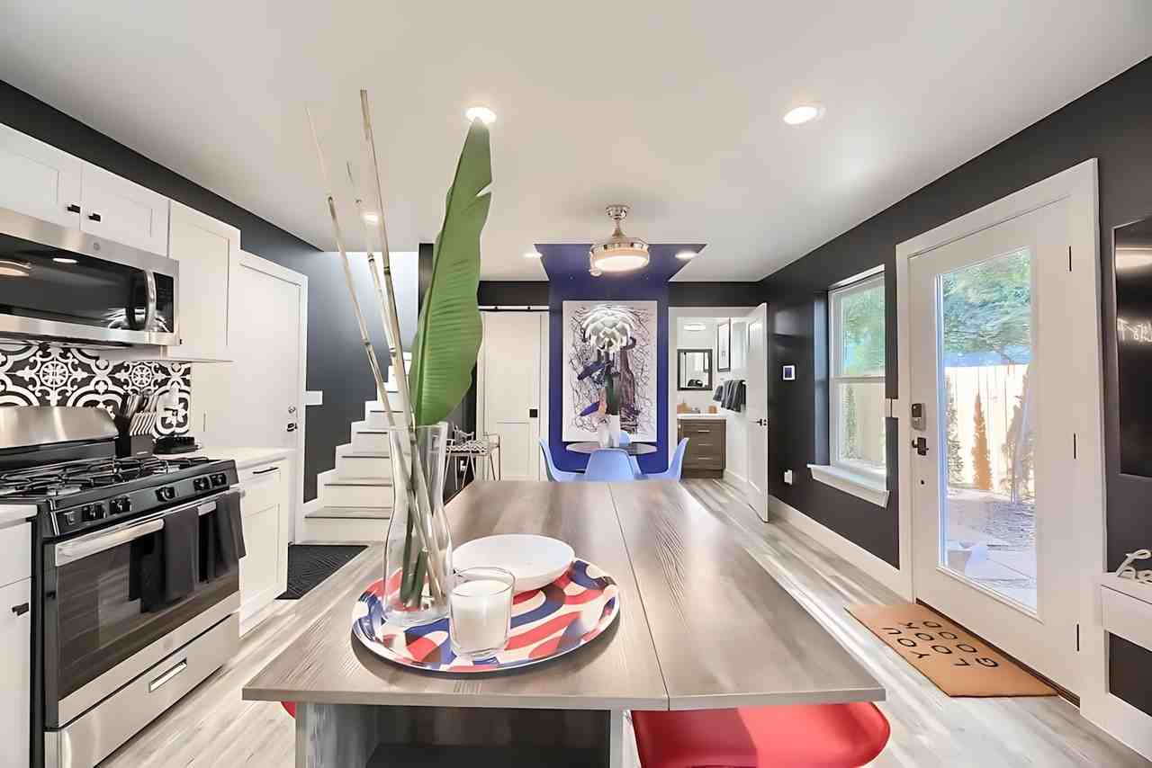 1503 E 3rd St #1026400P - Photo 3 of 19