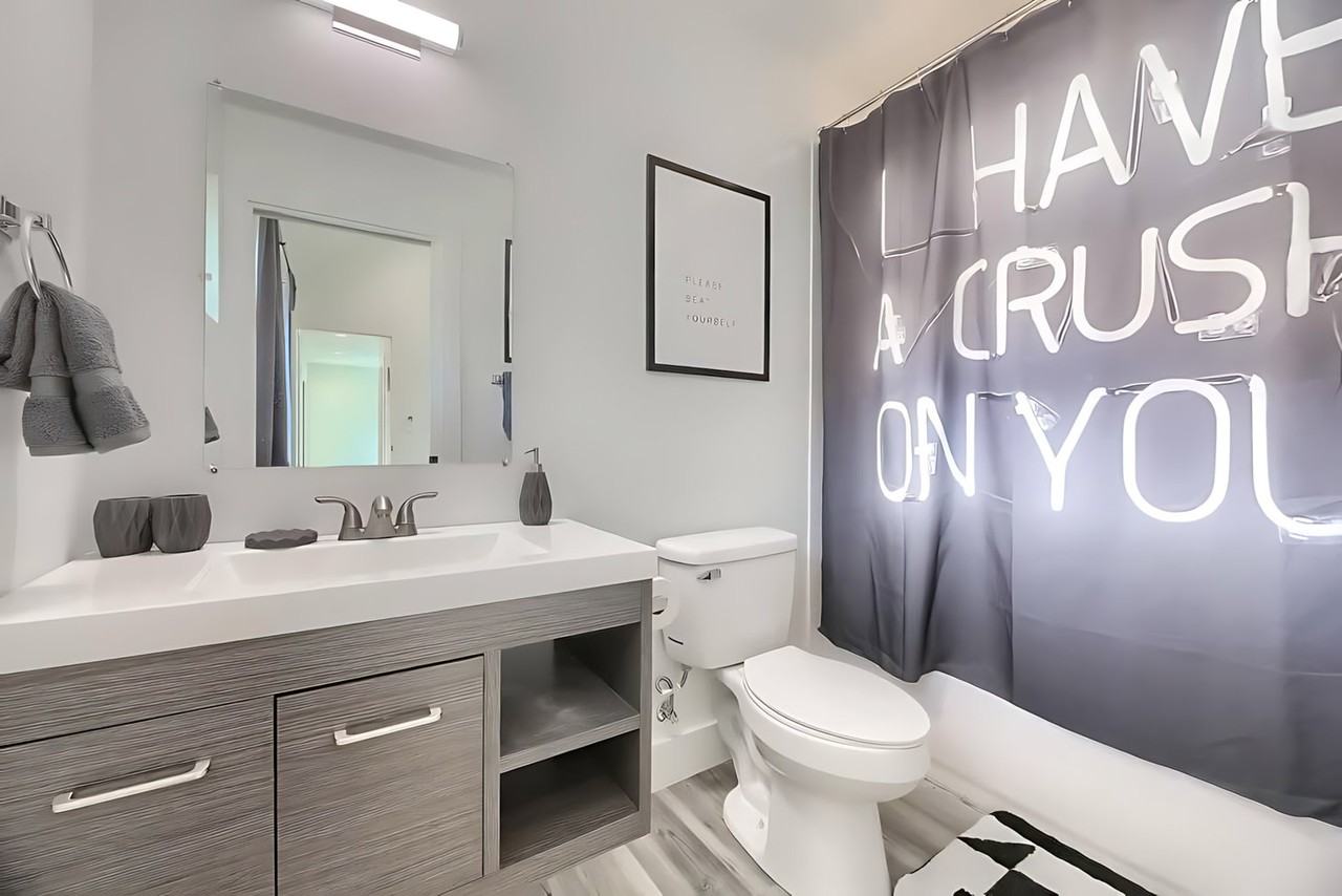 1503 E 3rd St #1026400P - Photo 7 of 19