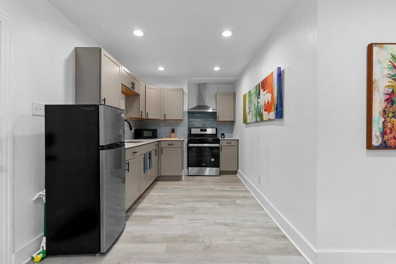 412 Harwood Street - Photo 6 of 17