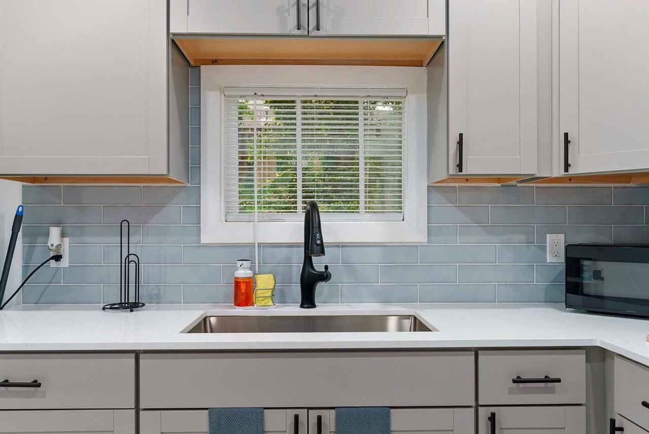 412 Harwood Street - Photo 2 of 15