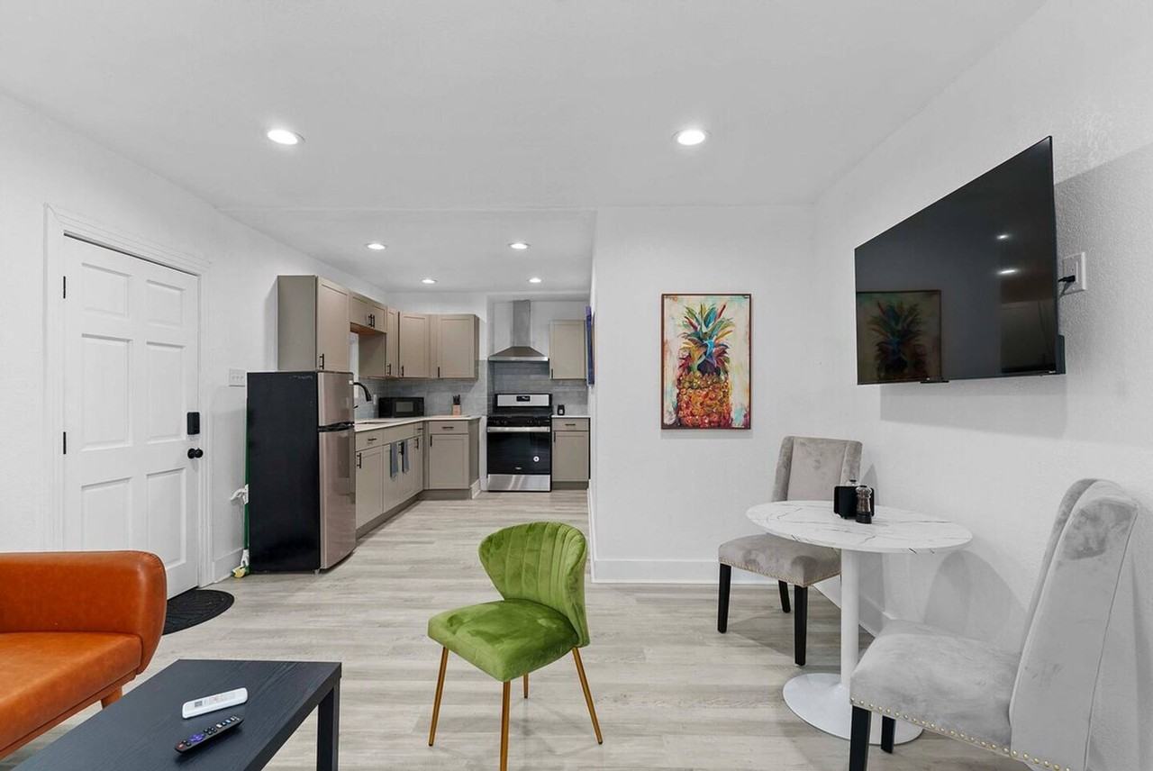 412 Harwood Street - Photo 4 of 15