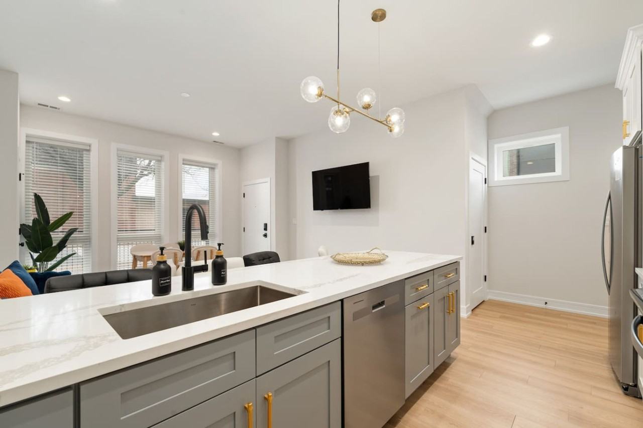 3723 S Giles Ave #1228643P - Photo 2 of 31