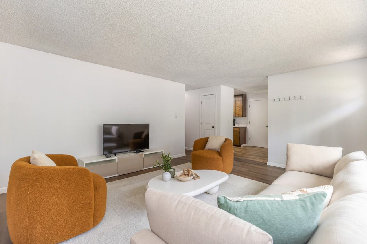 15706 Ash Way #1234677P - Photo 3 of 20