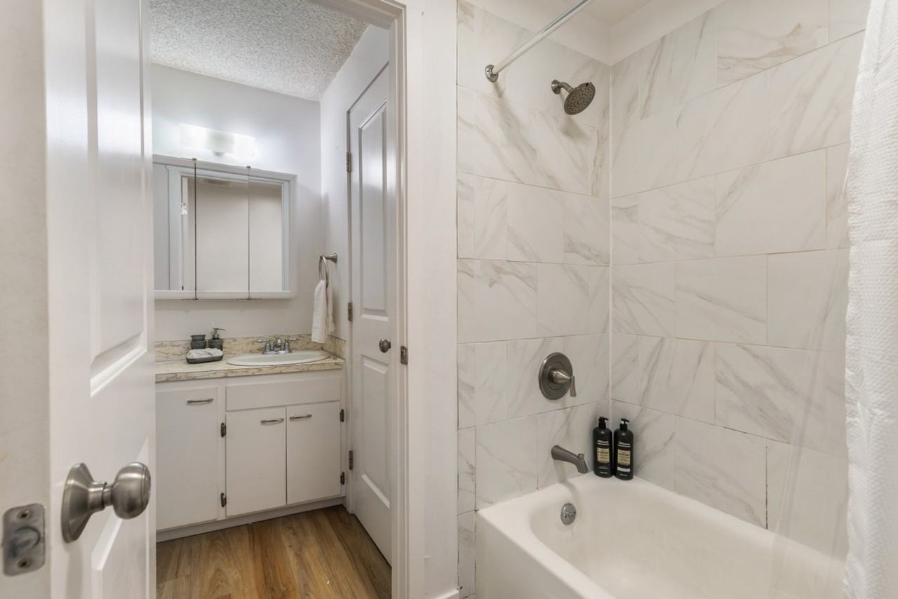 15706 Ash Way #1234677P - Photo 5 of 20