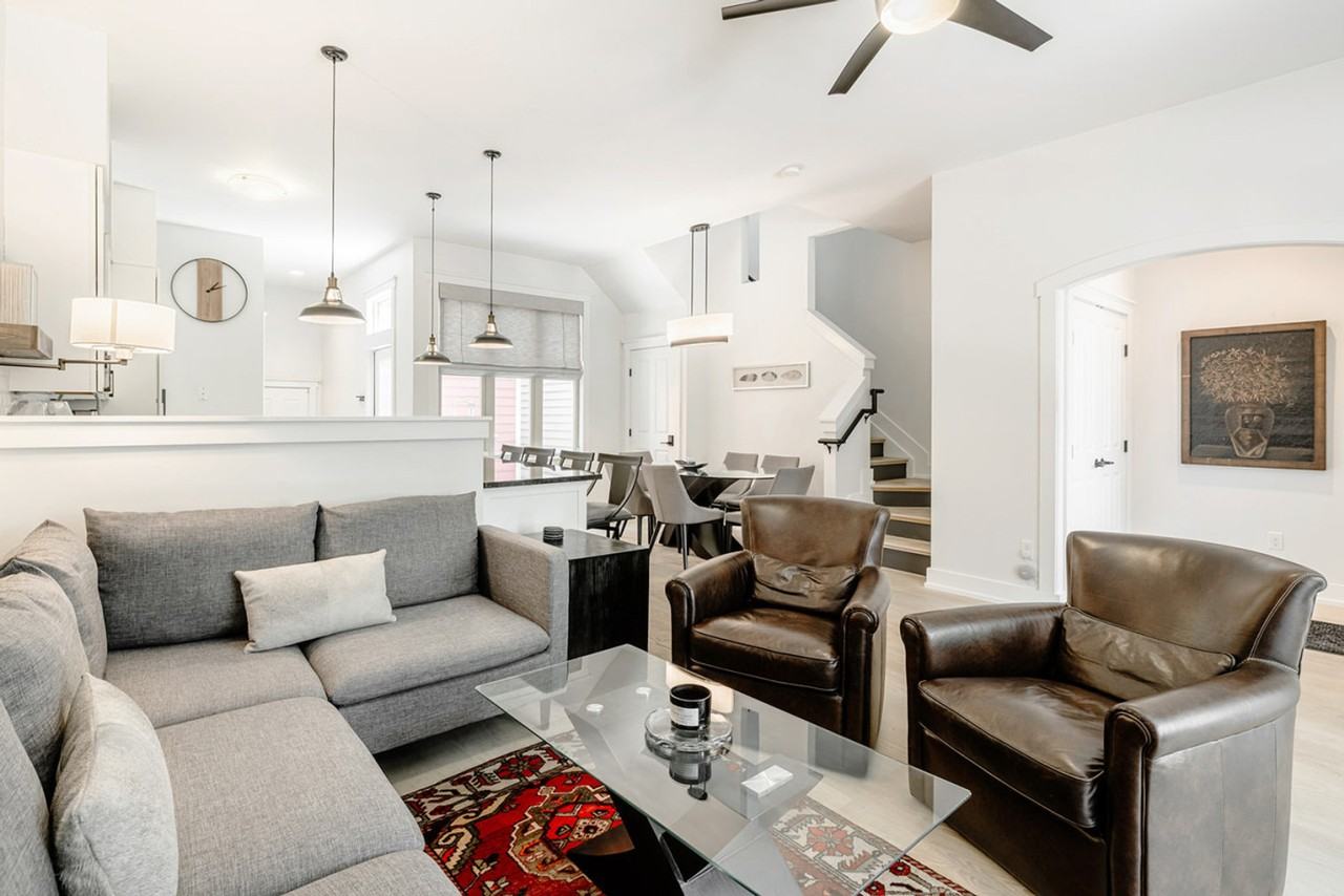 1408 Pleasant St #1238429P - Photo 3 of 50