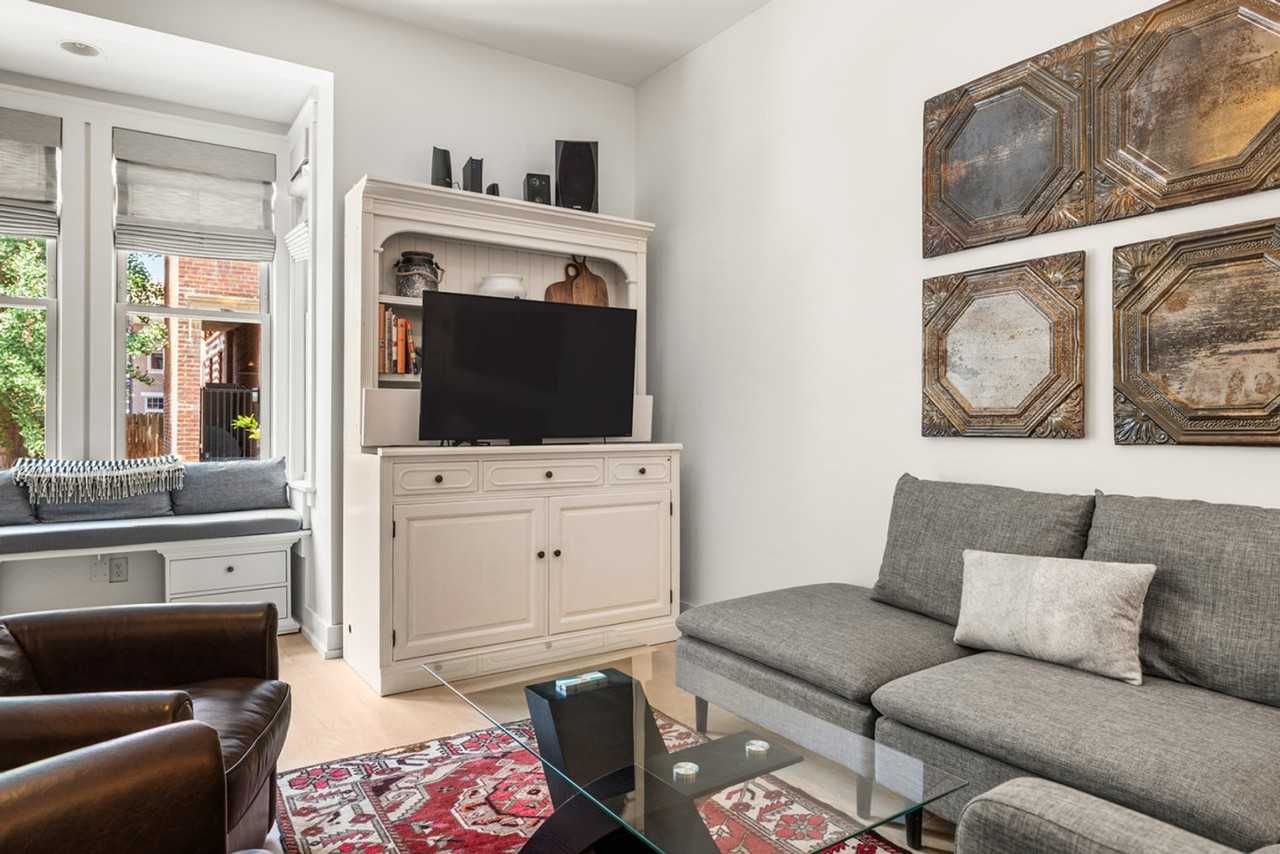 1408 Pleasant St #1238429P - Photo 4 of 50