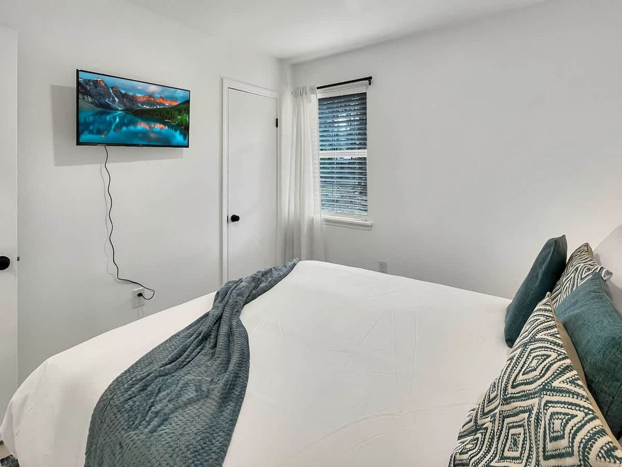 216 Pinecrest Pl #1244792P - Photo 6 of 25