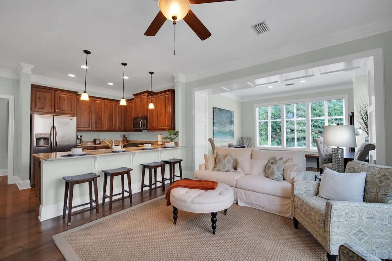 165 West Bay Street #1244806P - Photo 2 of 29