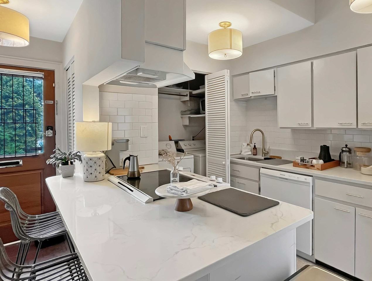 120 East Charlton Lane #1244825P - Photo 3 of 23