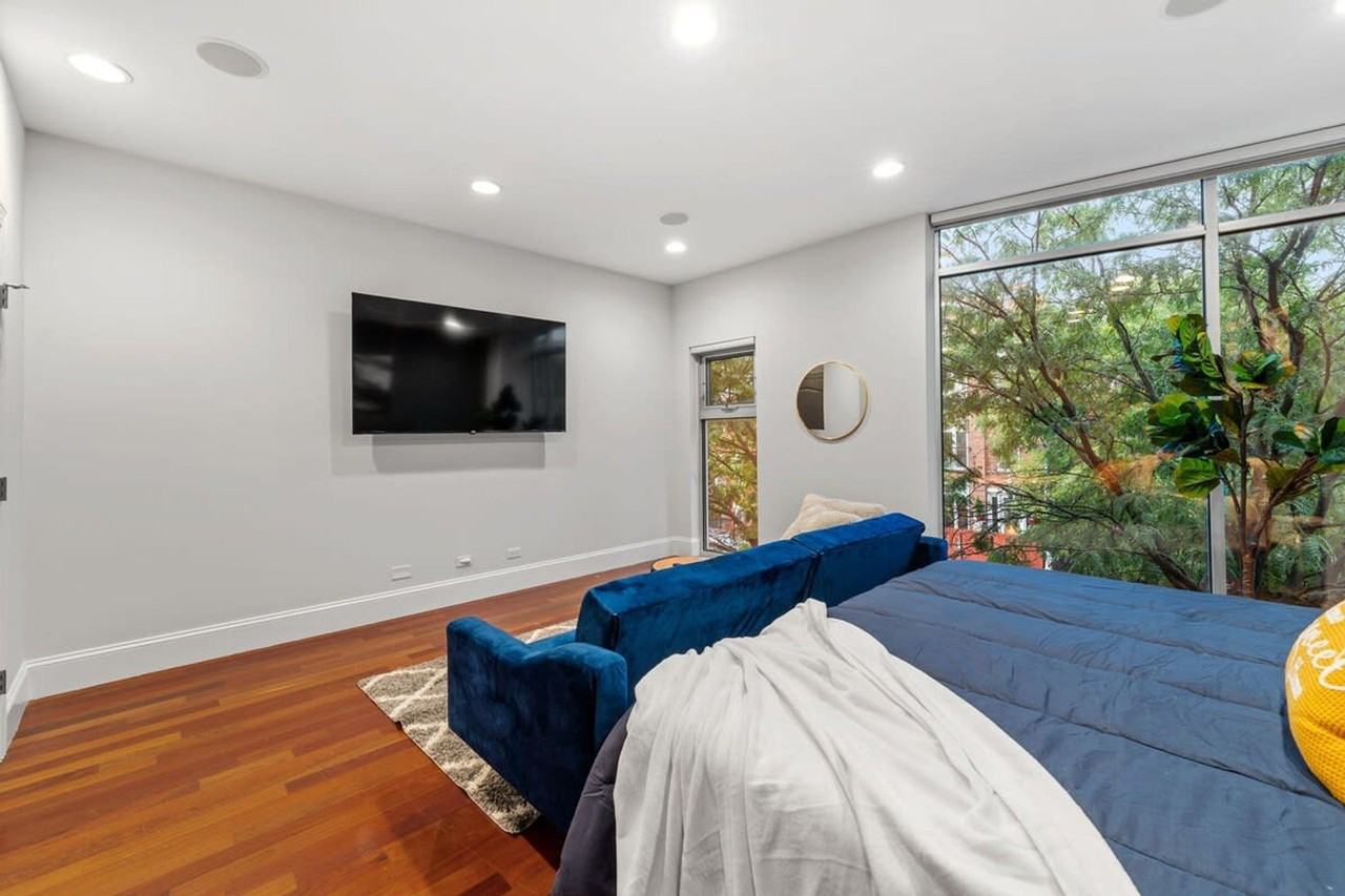 1621 W Beach Ave #1244913P - Photo 3 of 50