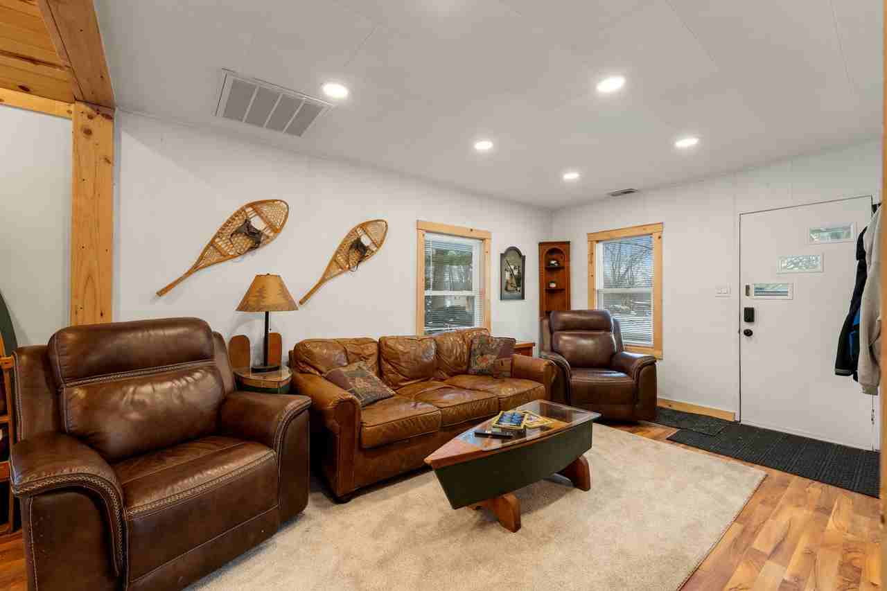 306 Waverly St #1244943P - Photo 5 of 42