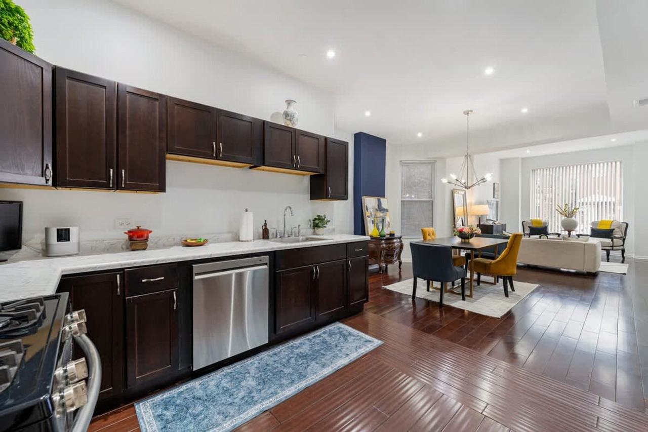 2851 W Wilcox St #1244949P - Photo 3 of 35