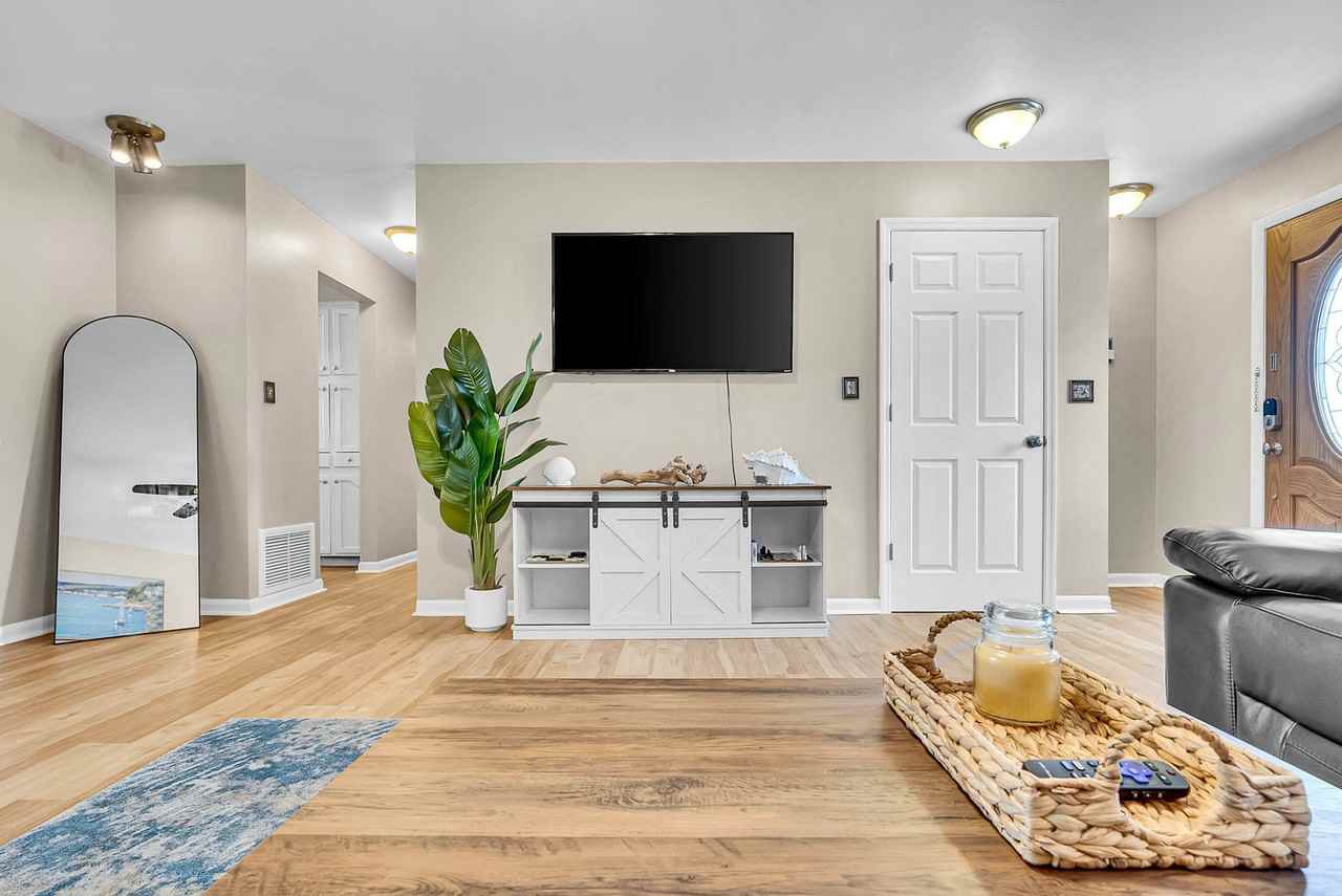 897 Imperial Dr #1244950P - Photo 7 of 50