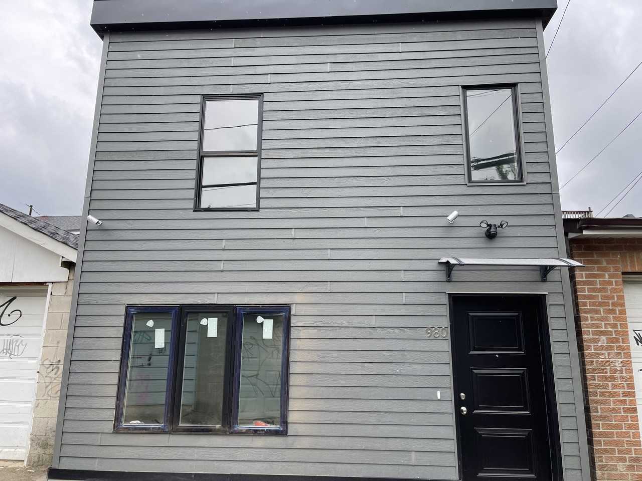 980 Ossington Avenue - Photo 2 of 24