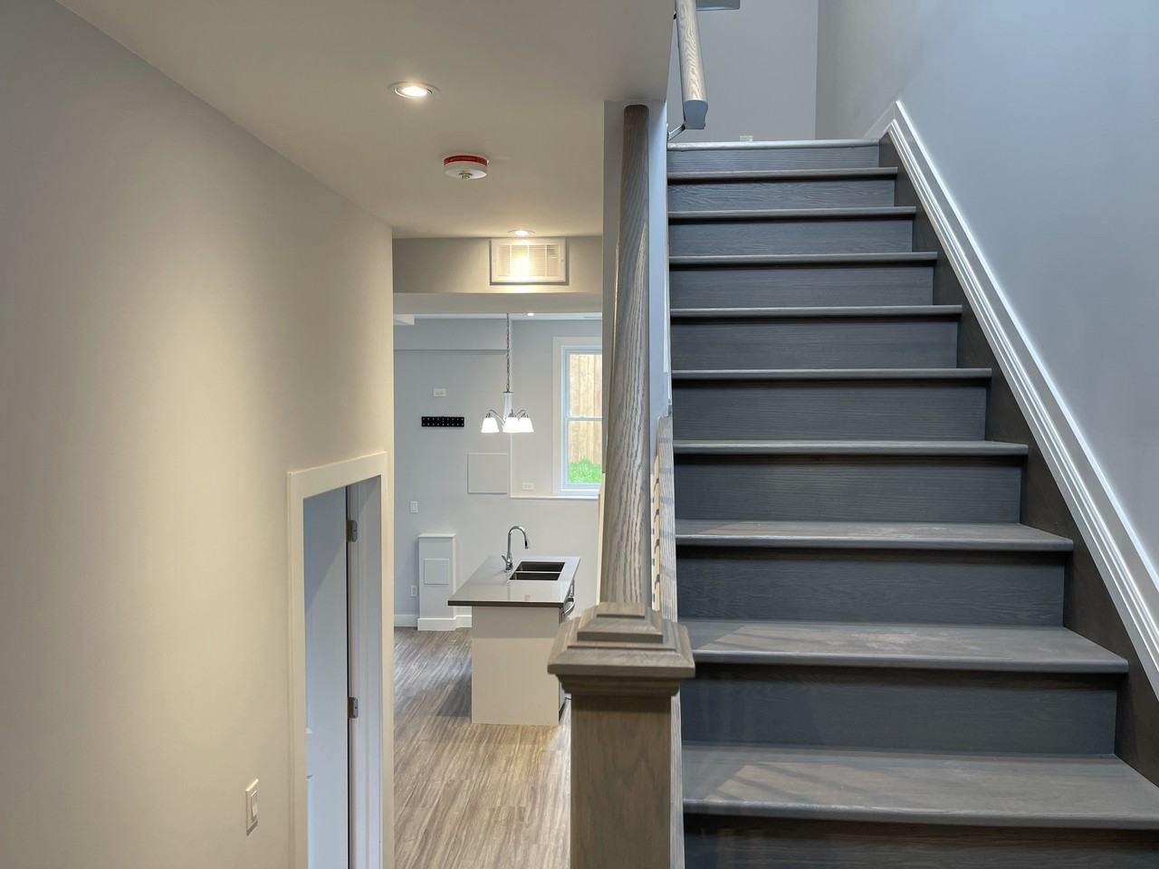 980 Ossington Avenue - Photo 7 of 24
