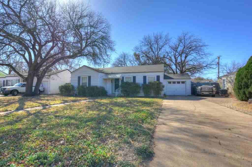 2513 28th St - Photo 2 of 23