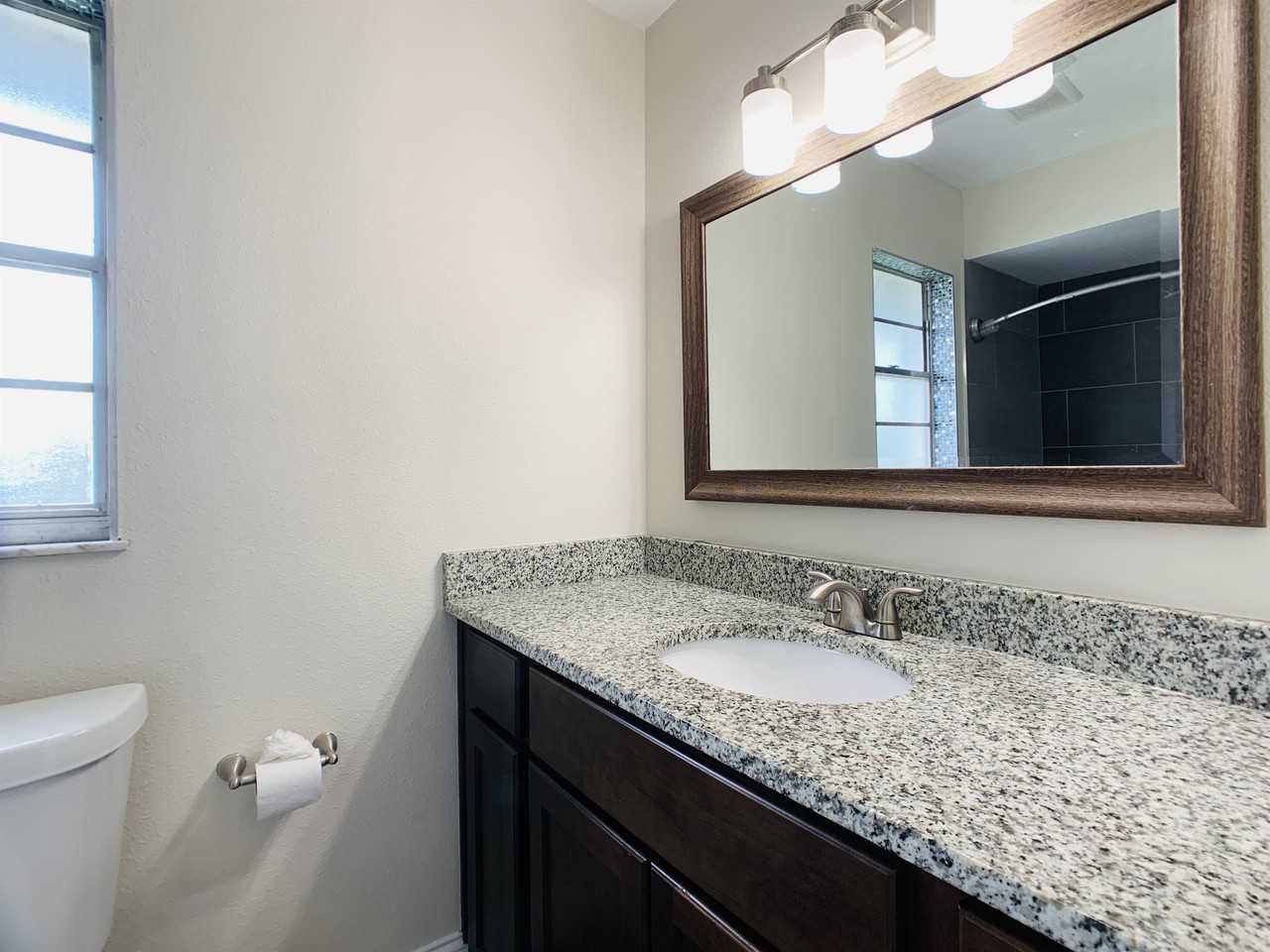 52 Windtree Ln #1 - Photo 4 of 11