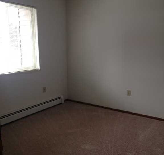 White Pine Manor - Photo 4 of 8