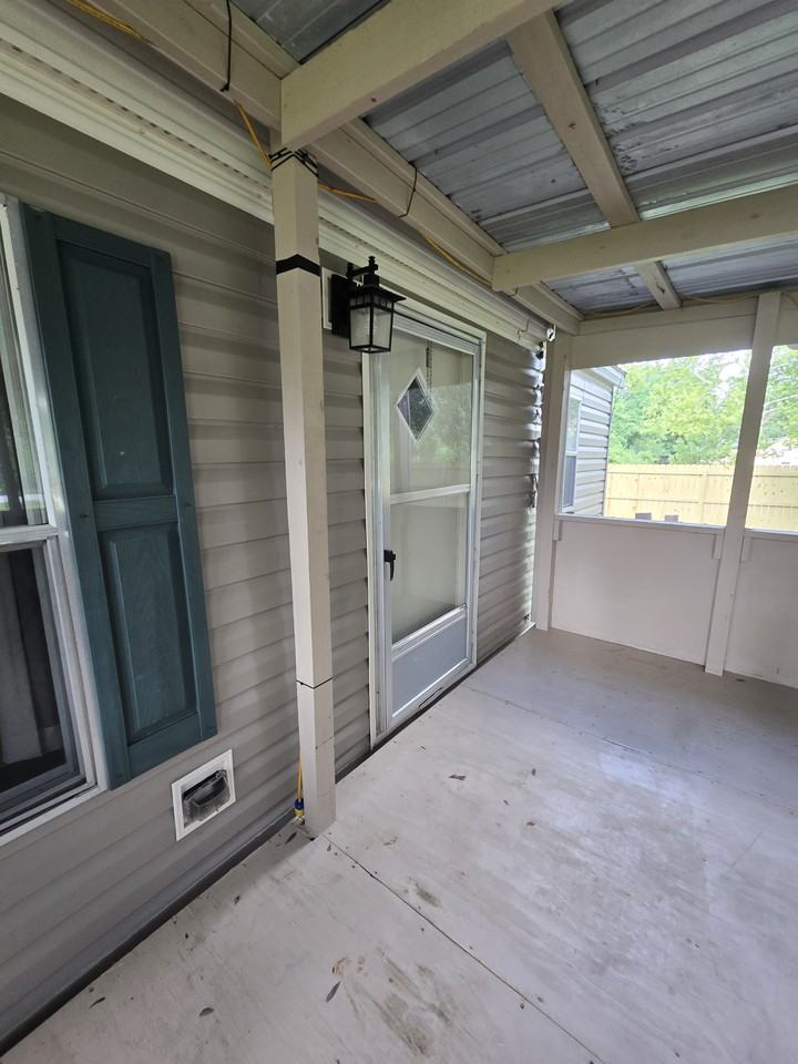 785 4th St - Photo 2 of 20